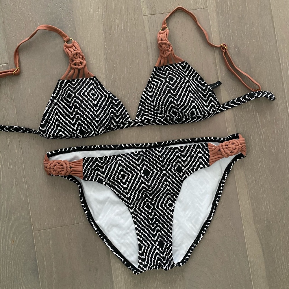 Geometric shape bikini swimsuit size M